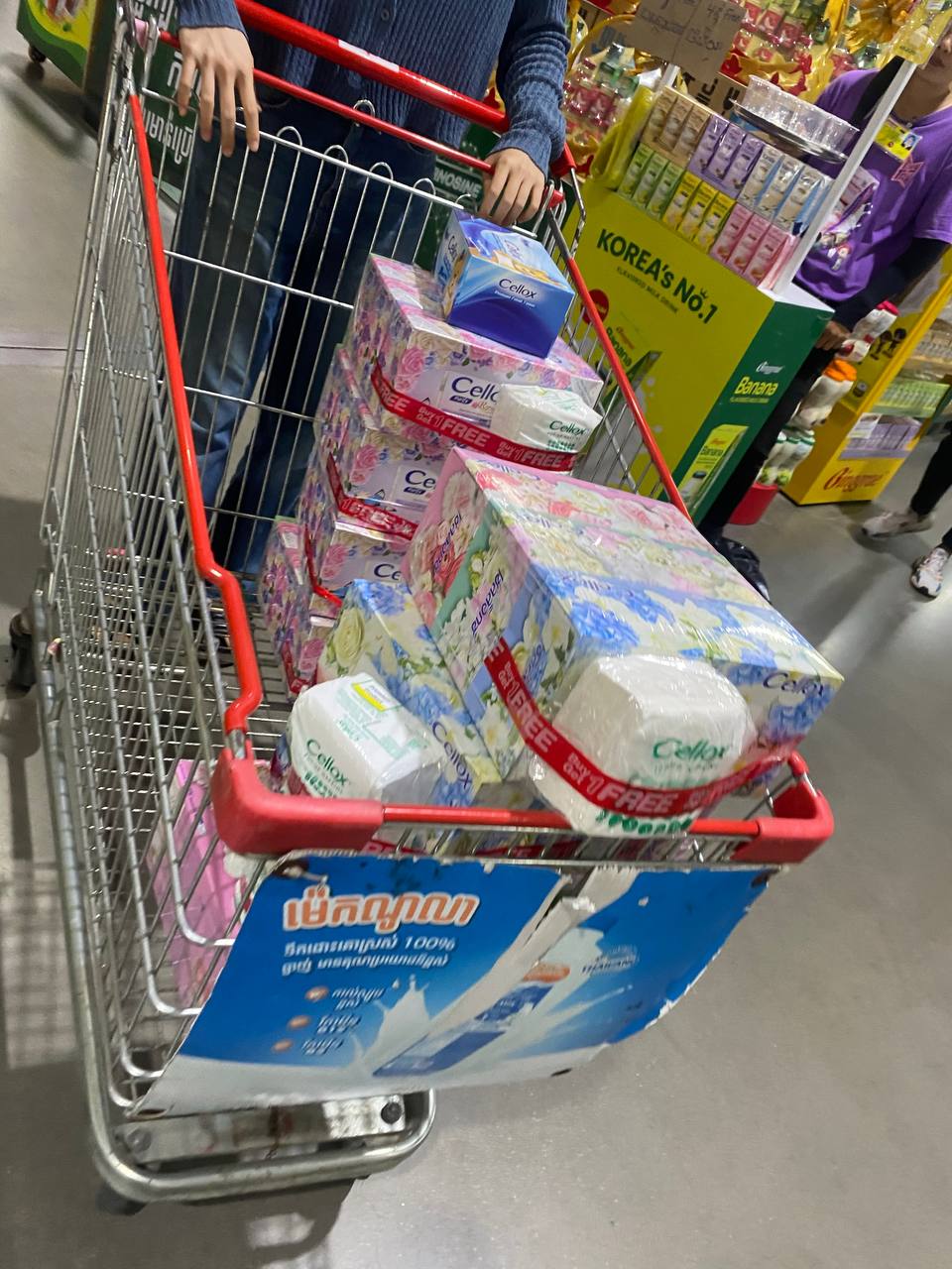 Modern Trade Distribution Boosting FMCG Sales with BJC Products at Makro Market In Cambodia - Image 43